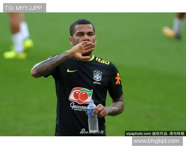 内马尔足球明星魅力四射他的内裤时尚选择引发热议