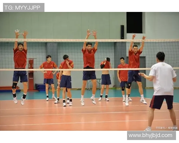 重庆排球队进攻策略解析：深度剖析排球战术与团队协作技巧