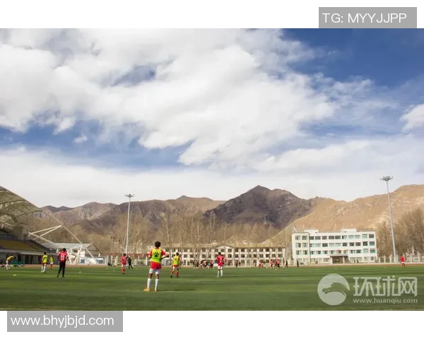 藏族足球壁纸展现民族风情与运动激情的完美结合 藏族足球壁纸展现民族风情与运动激情的完美结合